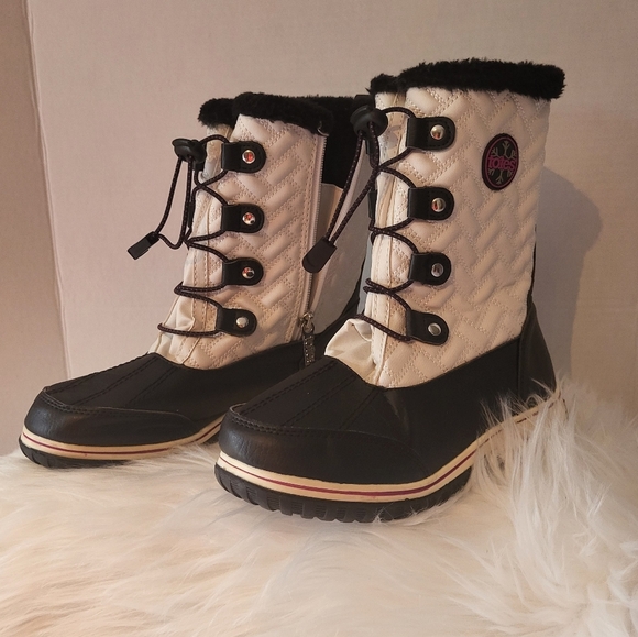 NWOT Totes Kids Black and White Winter Boots - Picture 2 of 5